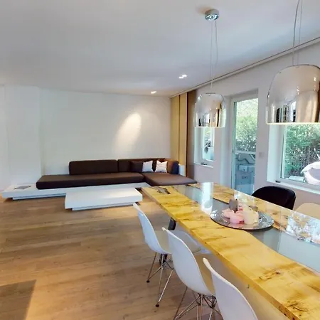 Designer-loft Mit Whirlpool