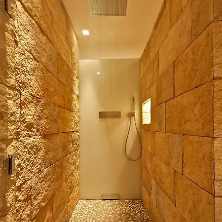 Designer-loft Mit Whirlpool Lägenhet *