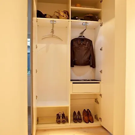 Designer-loft Mit Whirlpool Apartment Cologne