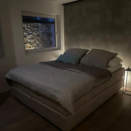 Designer-loft Mit Whirlpool Apartment Cologne