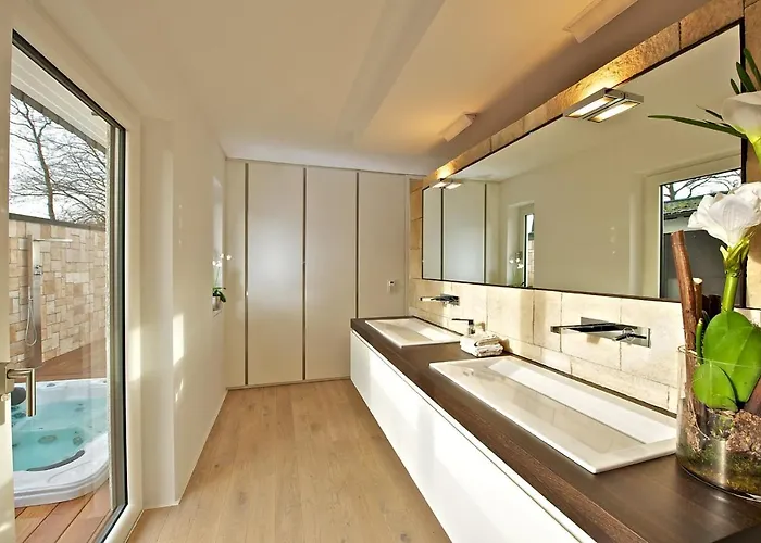 Designer-loft Mit Whirlpool