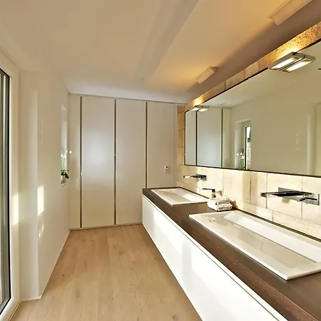 Designer-loft Mit Whirlpool