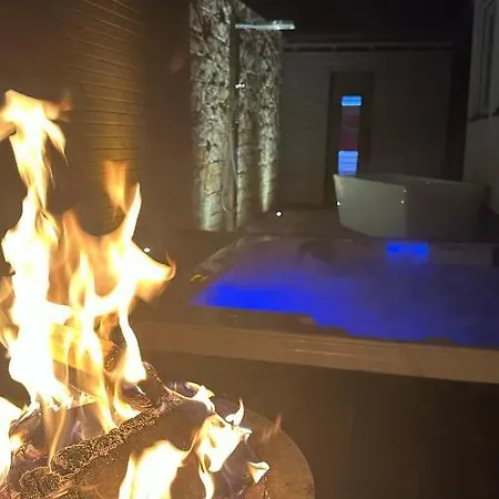 Designer-loft Mit Whirlpool 아파트 *