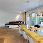 Designer-loft Mit Whirlpool